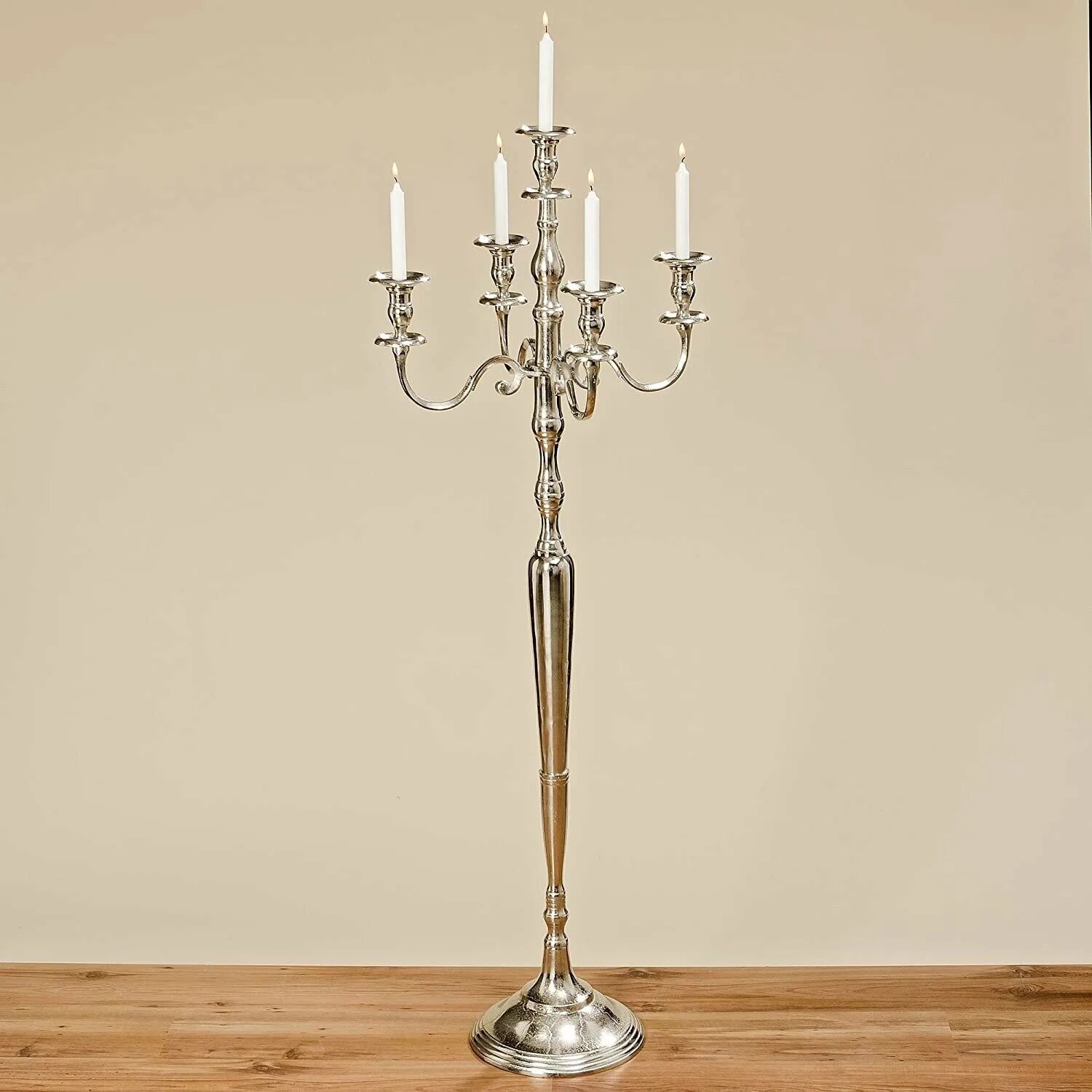 Напольные подсвечники из металла. Канделябр напольный. Подсвечник напольный. Канделябр напольный. Подсвечник для высокой свечи.