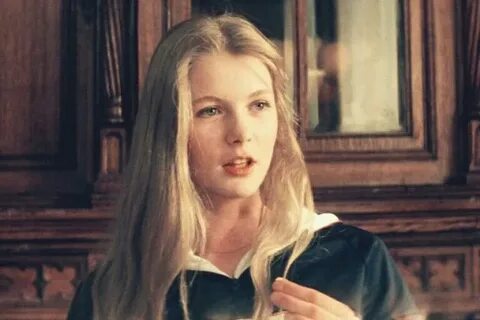 Анастасия Немоляева: ашық фотосуреттер мен бейнелер