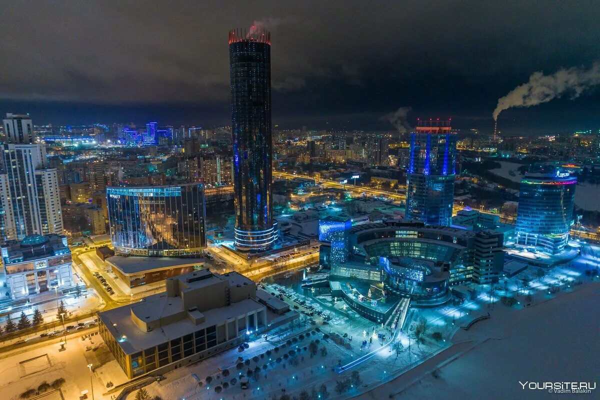 Город е екатеринбург. Башня исеть екатеринбург. башня исеть екатеринбург ночью. башня «татищев». башня угмк екатеринбург.