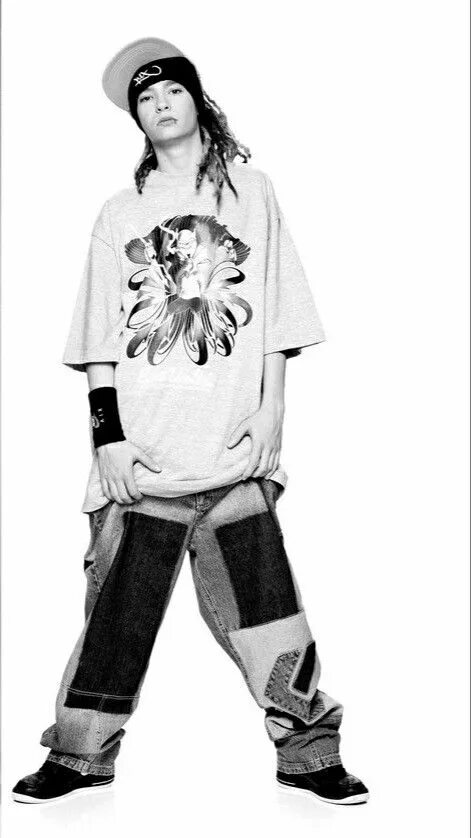 Том каулитц руки. Tom kaulitz. том каулитц 2006. tom kaulitz 2000. том каулитц стиль.
