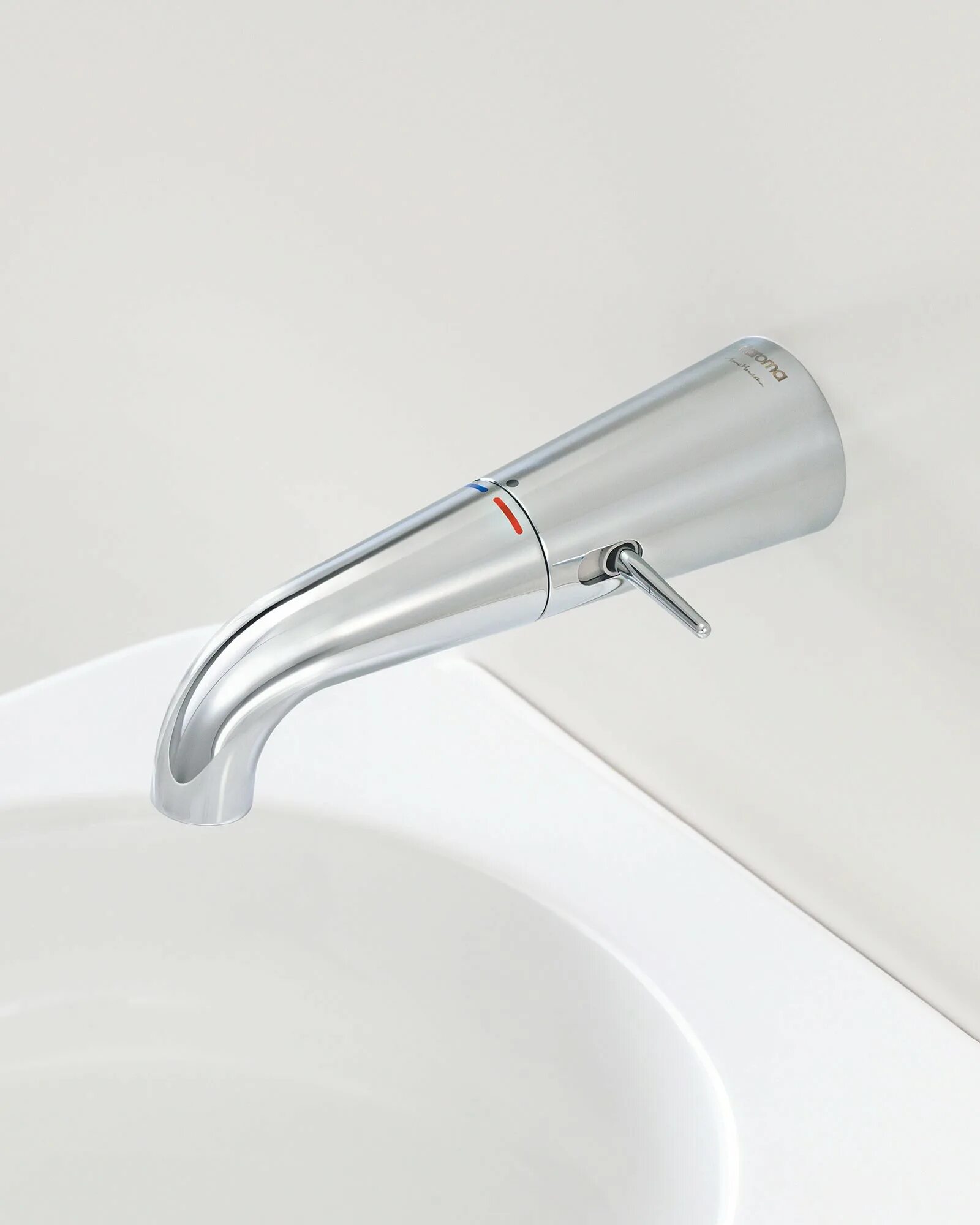 Ванна марка Ньюсона. Чешская сантехника для ванной бренды. Marc Newson Bath. Faucet Sink Chromed Waterline, Single Lever 130-170mm sa557295.