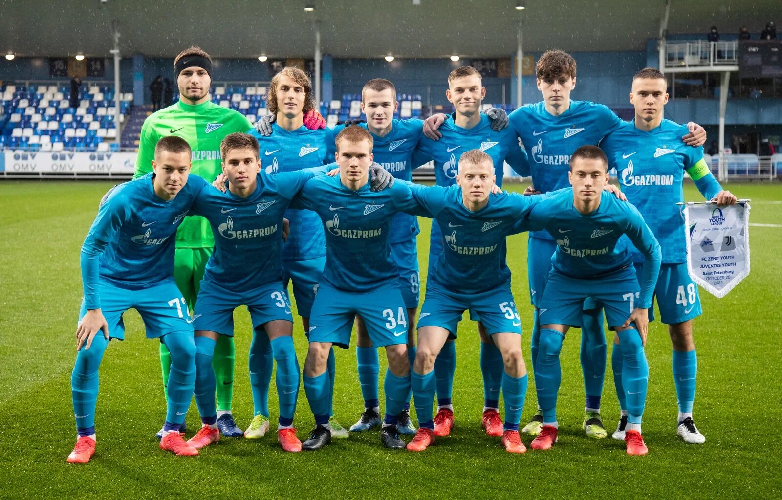 Юношеская уефа. UEFA Youth League Зенит. Зенит Ливерпуль 2013. Юношеская лига УЕФА фото. Зенит юношеская лига фото.