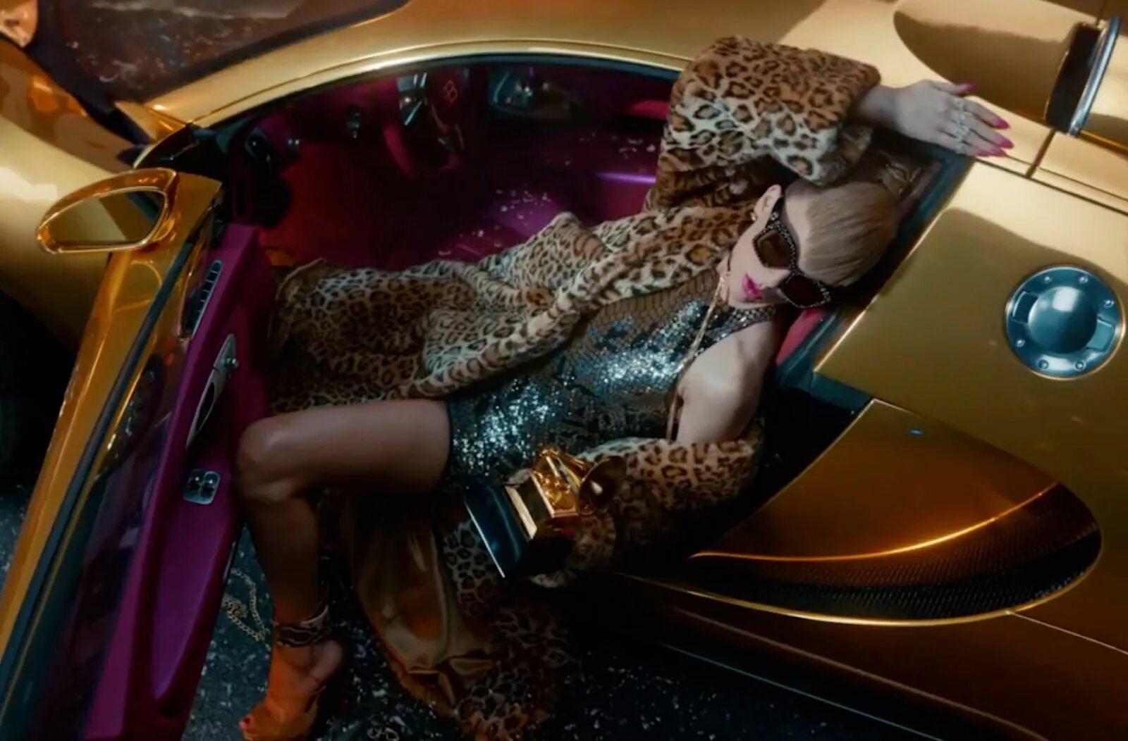Тейлор свифт look what you make. Тейлор свифт made me do. тейлор свифт look what you made me. taylor swift look what you made me do змея. vendetta taylor swift.