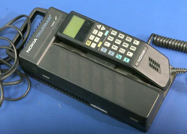 Gsm советская. Автомобильный сотовый телефон Siemens p1. Радиотелефон Nokia r-72. Радиотелефон 1992 год Дельта. Nokia gsm22 6800.