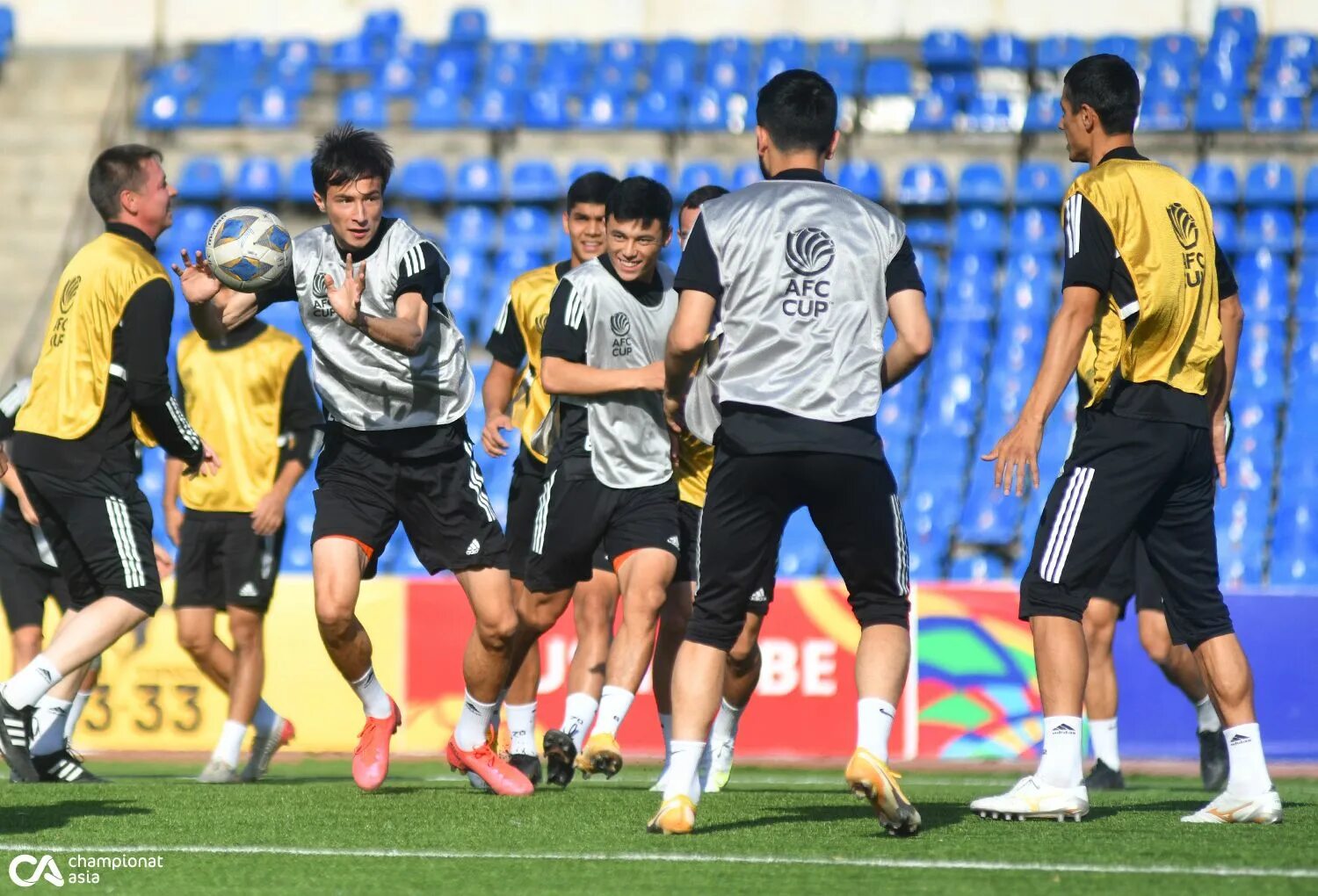 Насаф Кубок OFK. Насаф Кубок OFK 2022. Nasaf 2008-. Узбек футбол команда насаф 1995 игрок Ленор Муединов.