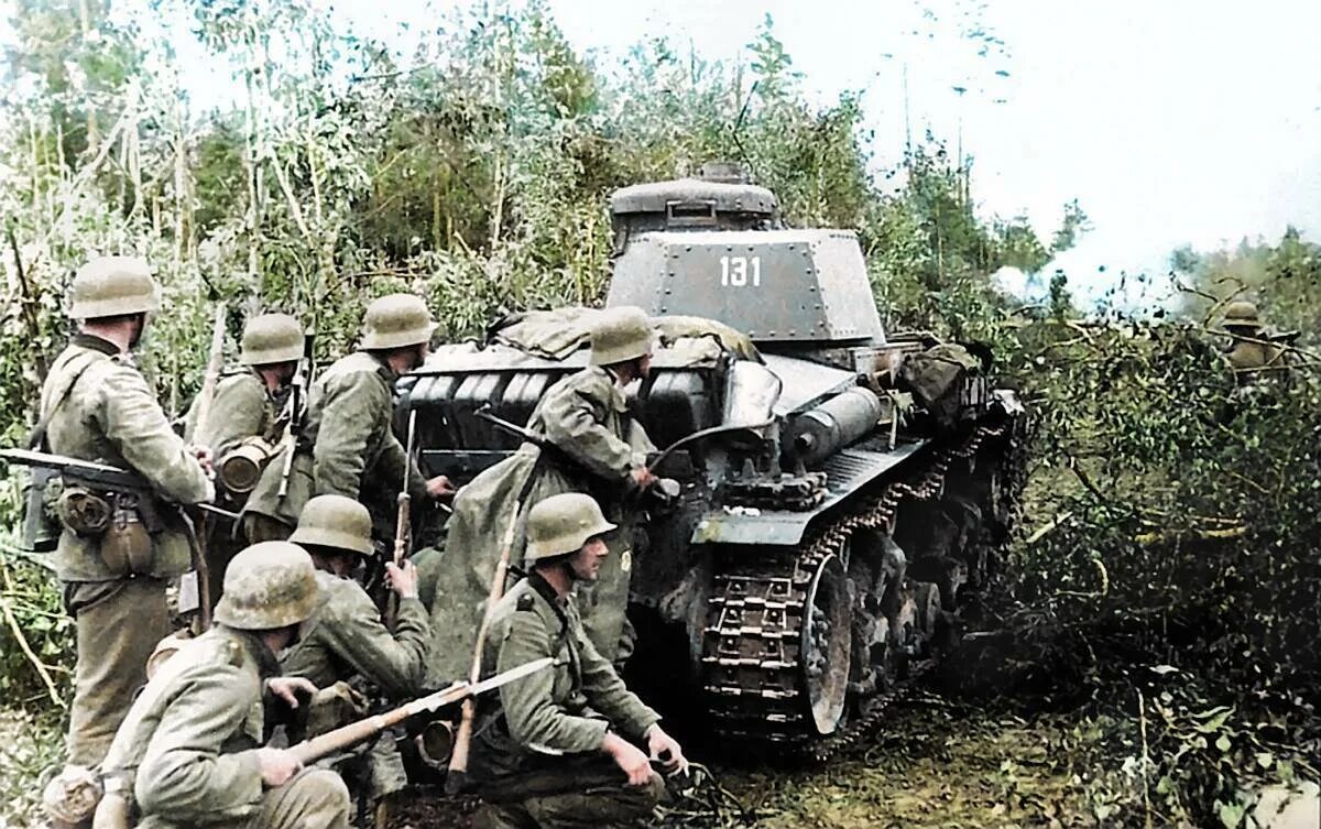 Армия вермахта в 1941 году. PZ 35t 1941. PZKPFW 35 T. Танковые дивизии вермахта 1941. PZ 35 T Ленинград.