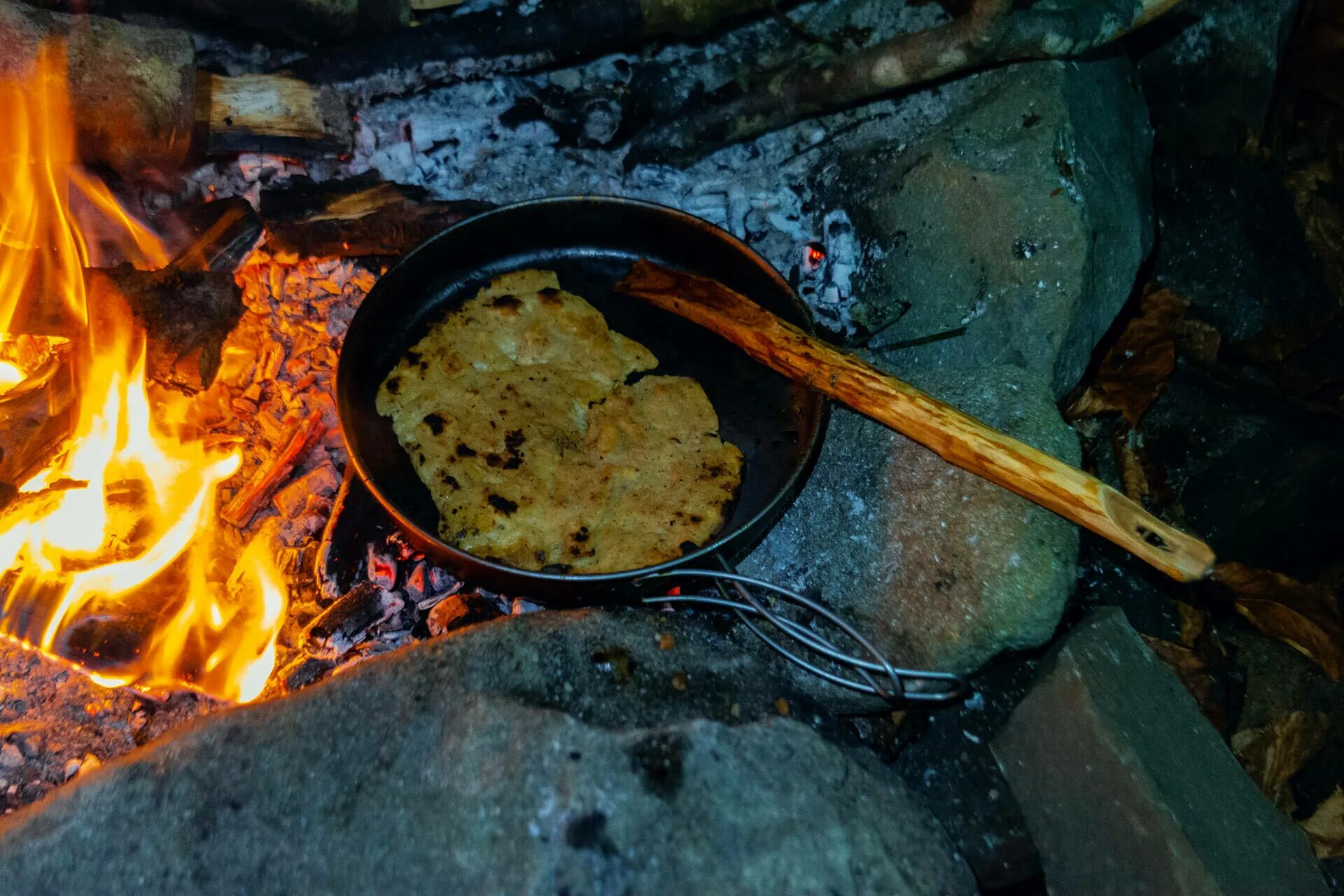 Ни еды ни воды. Походная кулинария с картинками. По походному.