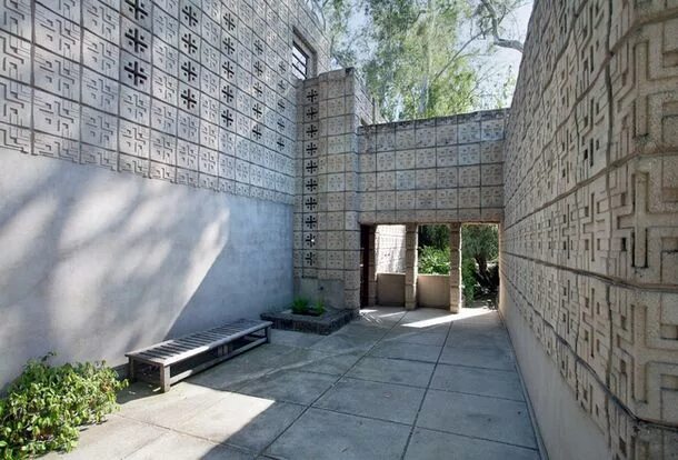 The ennis brown house. Дом эннисов, 1924. Текстильные блоки. Райт ф. Фрэнк ллойд райт орнамент.