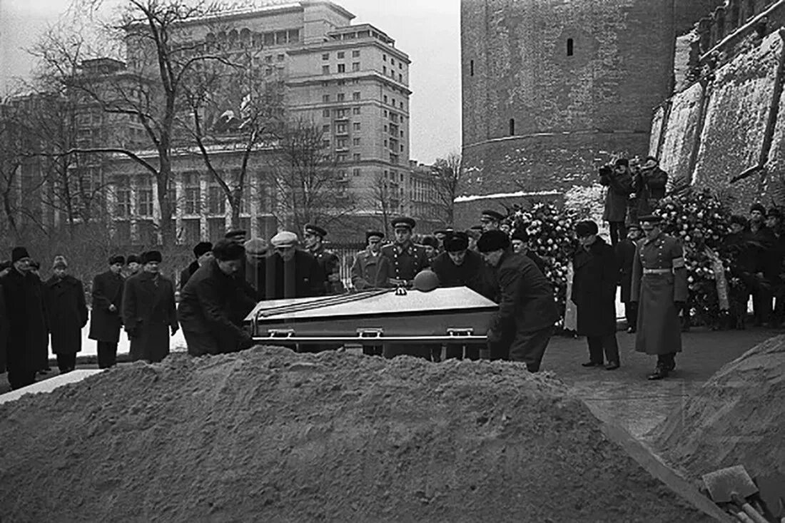 1966 год захоронение неизвестного солдата. могила неизвестного солдата москва.