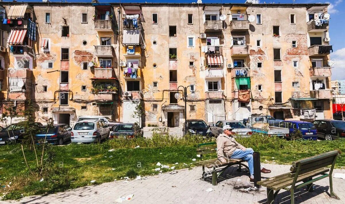 Албания трущобы. Албания нищета. Албания окраины. Албания бедность.