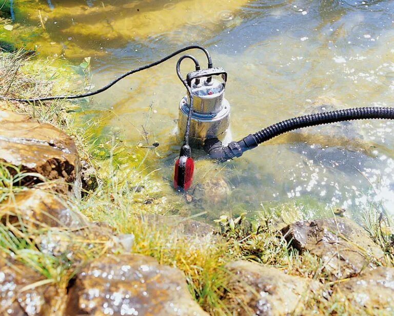 Насос для воды видео. Насос для откачки канализации Gardena 20000 Dirt. Насос для откачки воды 1971г. Электронасосы для откачки воды до 2007 года. Насос для откачки песка из скважины 20 метров.