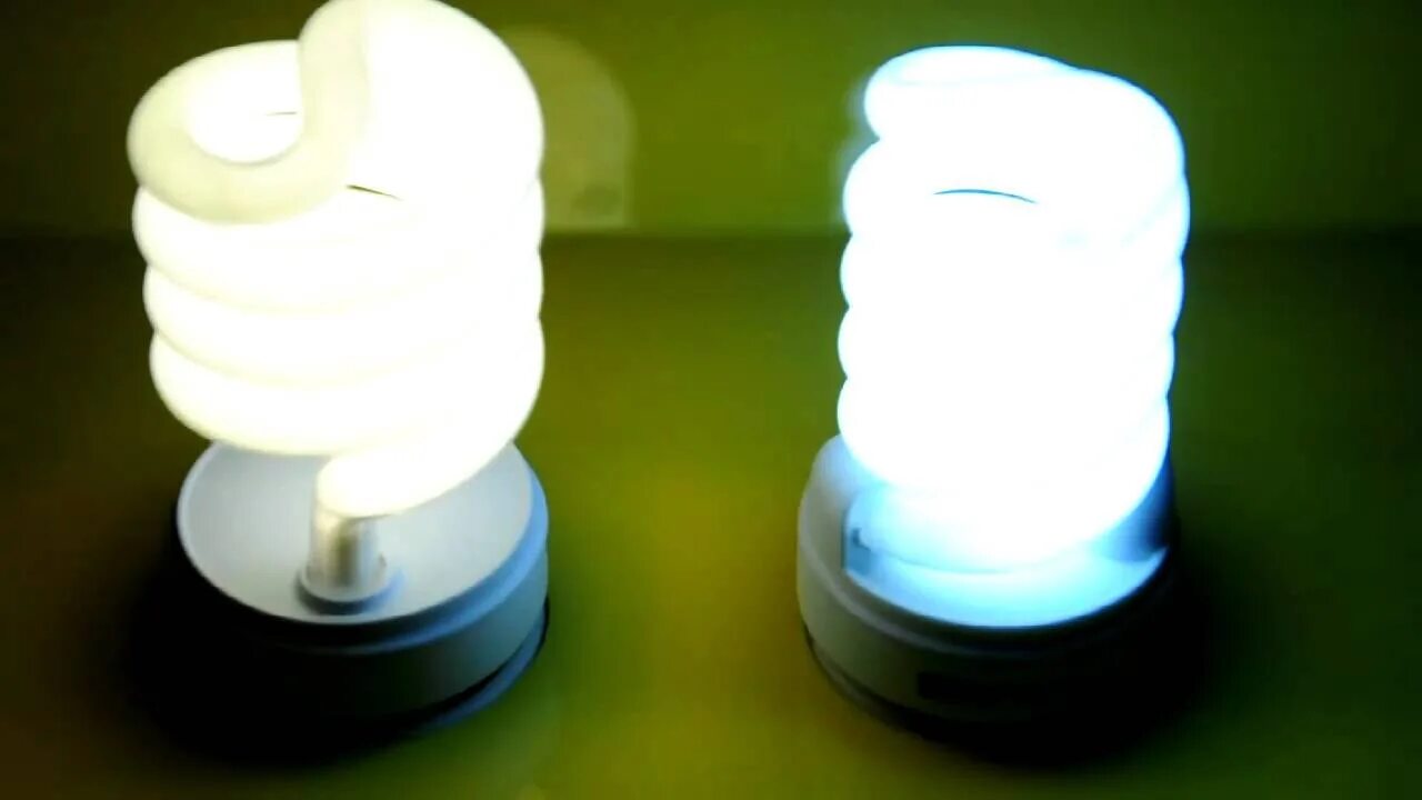 Левую лампу