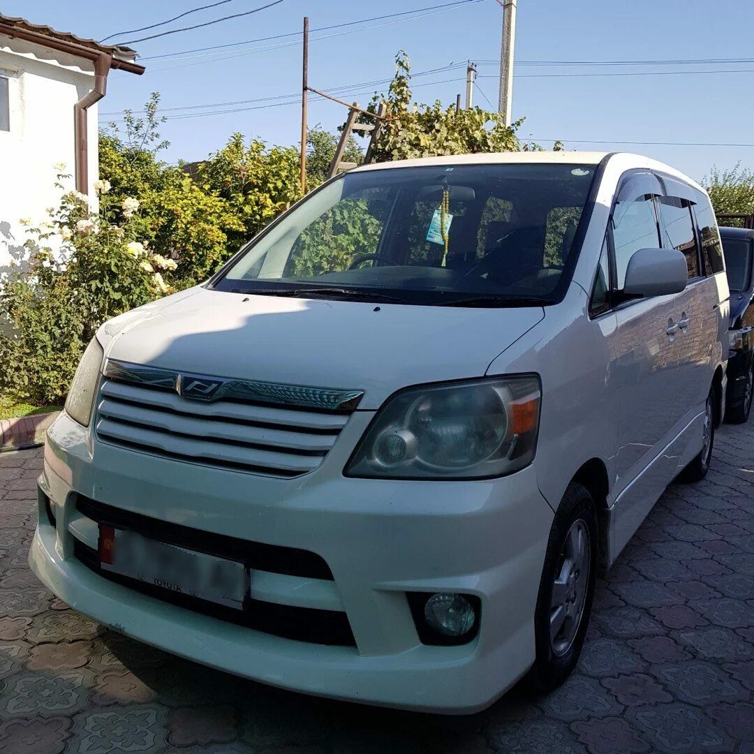 Toyota Noah 1 поколение. Ноах Тойота Ноах 1 поколение. Минивэн Тойота Ноах. Тойота Ноах 2002. Тойота сена 2024