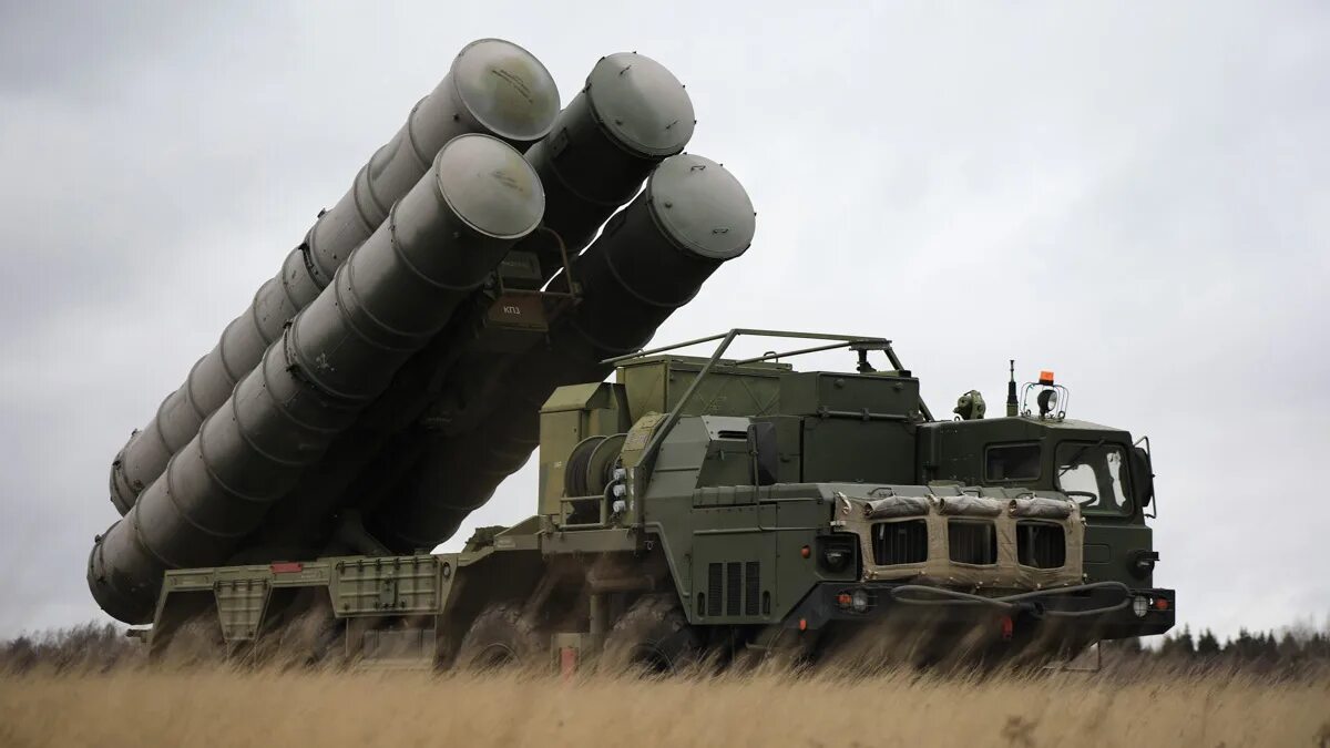 Ракета с300. Комплекс пво с 300. s 400 ракетный комплекс. с-400 триумф. с300 и с400.
