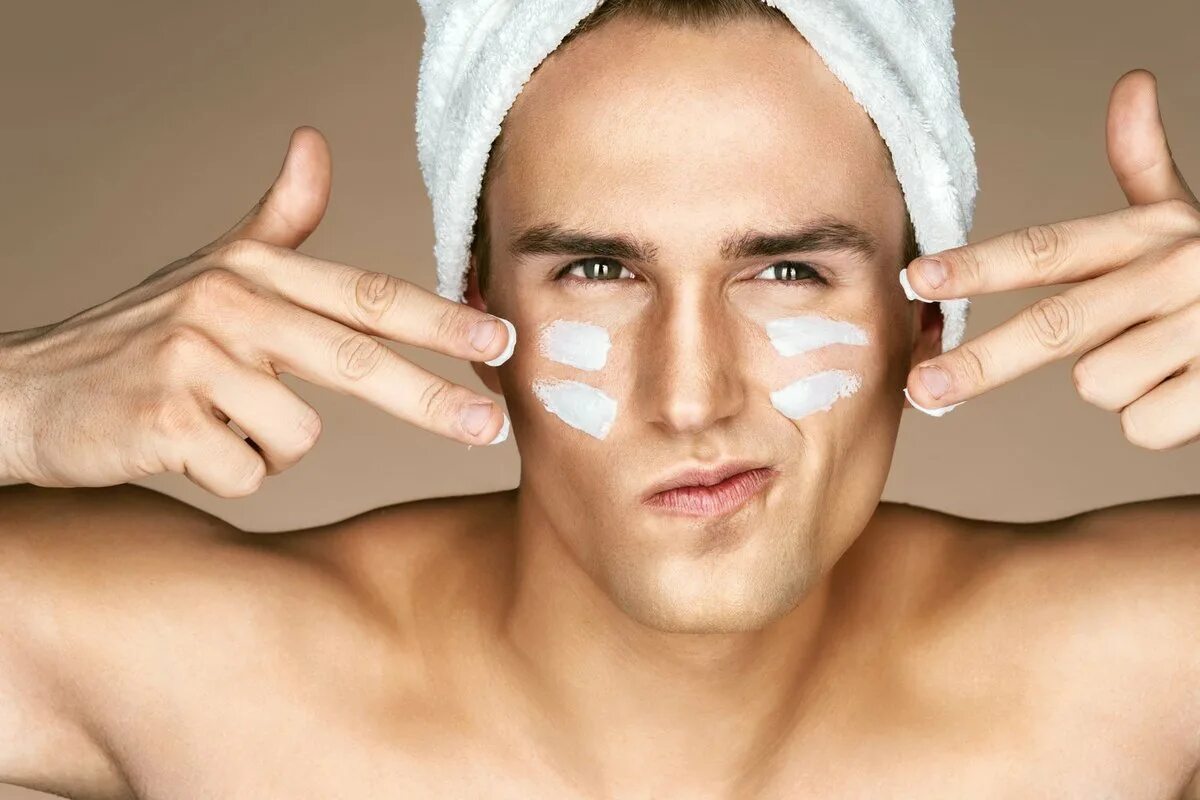 Oily skin. Здоровая кожа. Девушка умывается. You have skin everywhere on your body. Девушка с кремом на лице.