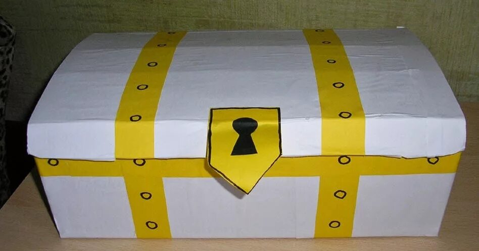сундук из картона своими руками. сундук из картона. сундучок из картонной коробки. сундук из картонной коробки. сундучок из картона.