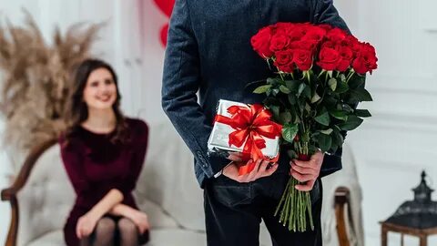 Новый год дарят цветы