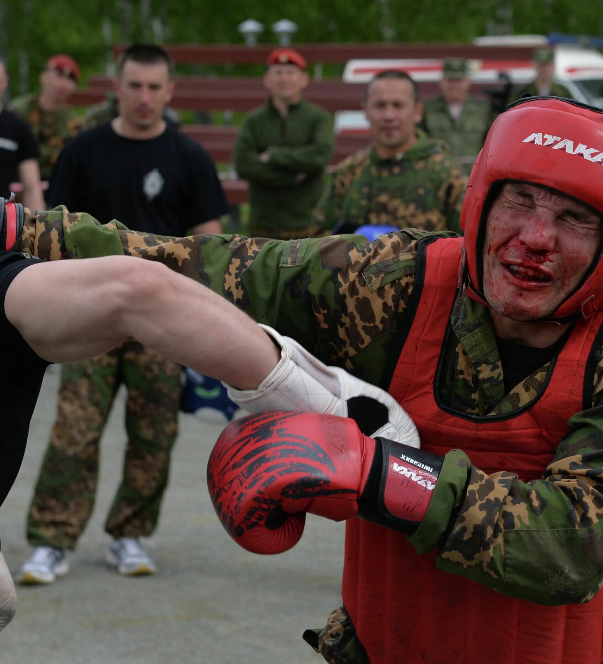 Краповый берет видео. Спецназ краповый берет. спецназ россии краповые береты. берет краповый краповый. краповый берет боец.