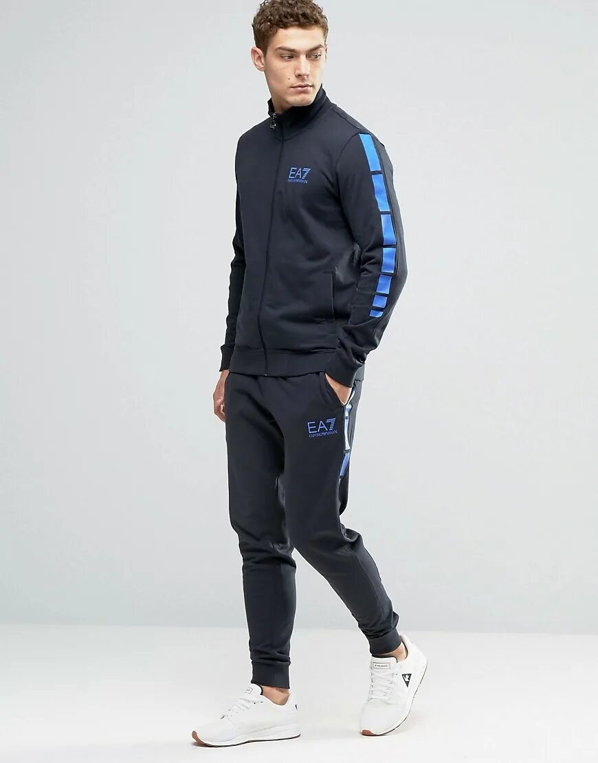 Спортивный костюм emporio armani. Костюм ea7 Tracksuit. Спортивные костюмы Армани мужские ea7. Ea7 Emporio Armani спортивный костюм. Ea7 Emporio Armani спортивный костюм мужской.