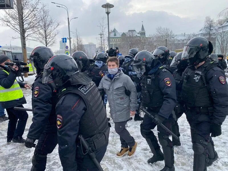 Митинг оцепление. Оцепление в центре Москвы. Зона оцепления. Шествие оцепление. Ход митинга