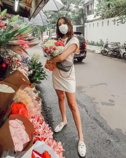 Karismatik, 10 Potret Kece Alyssa Daguise Bepose di Jalanan