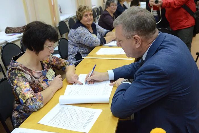 Явка кировская область. Явка кировская область. Явка кировская область. Избирательный участок фото. Голосование кировская область.