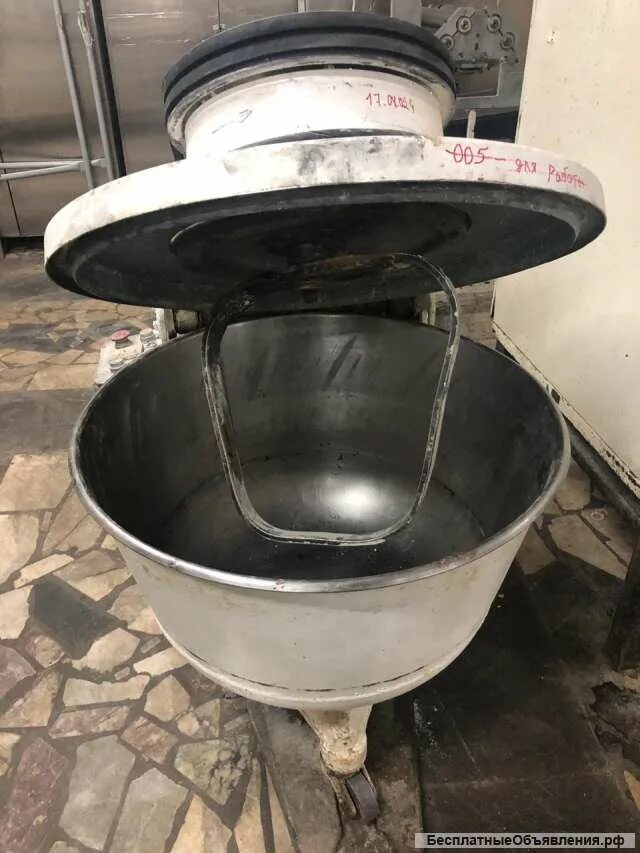 Тестомес speed mixer lelu. Спиральный тестомес тмс-120. Дежа подкатная 330л нержавеющая сталь. Тестомешалка для пекарни 50кг. Дежа тмм-140 нержавейка.