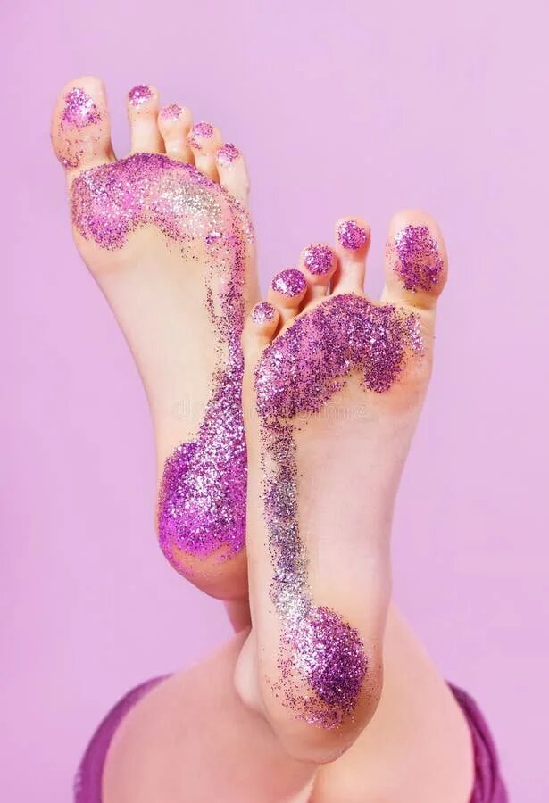 Идеальная стопа женщины отпечаток. Feet sparkle