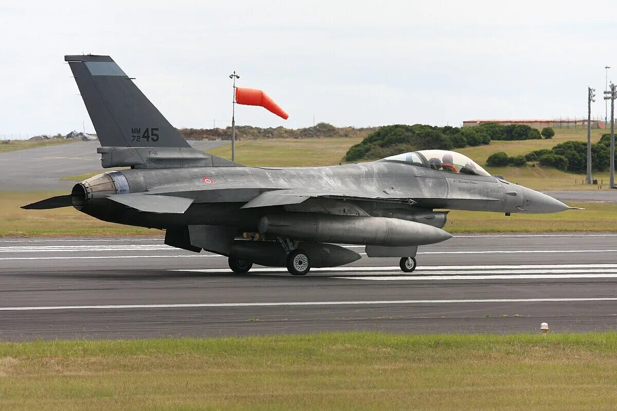 16 ввс. F-16 ввс италии. f16. f16 двухместный. general dynamics f-16.