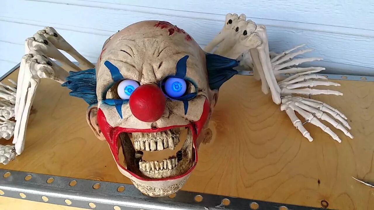 Аниматроник клоун. Клоун эннард. Лимонадный клоун из фнаф 6. Фредди бейби клоун. Аниматроник клоун.