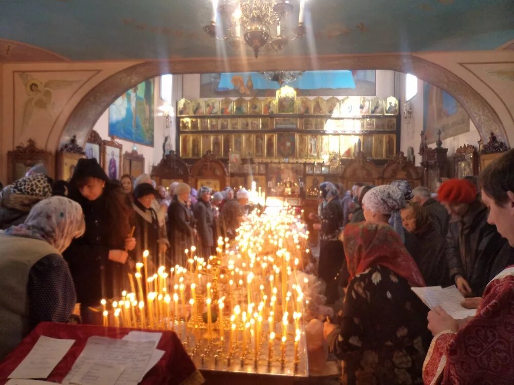 Радоница Сретенский монастырь. Радоница богослужение. Радоница в храме. Радоница фото.