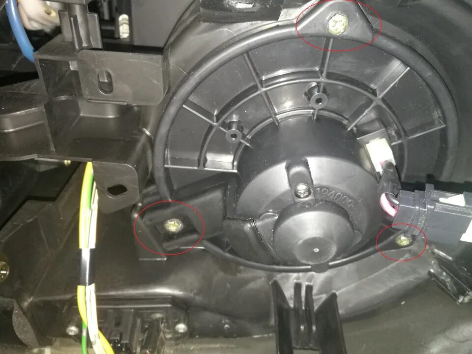 Ниссан жук как снять мотор отопителя Замена вентилятора отопителя Nissan Juke. Nissan Juke (1G), 1,6 л, 2013 года с