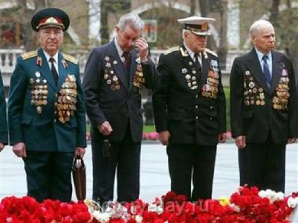 День Победы ветераны войны. 9 Мая фото. С днем Победы. Ветераны Великой Отечественной войны на параде. 70 лет со дня победы