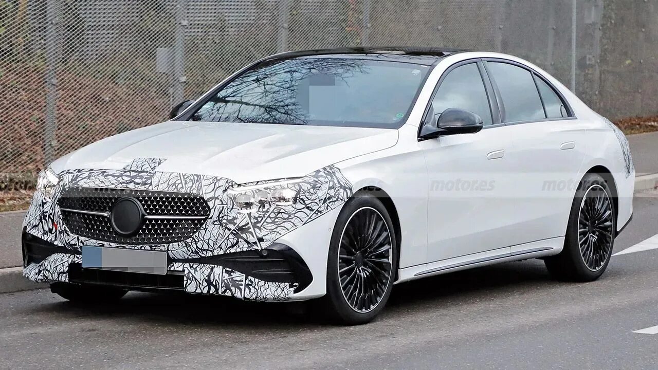 Mercedes 2024 года. Мерседес е 2023. Mercedes Benz e class 2024. Новый Мерседес е класса 2024. Mercedes e class 2024.