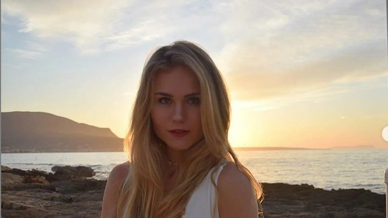 Свириденко евгения новосибирск. Красавица 24. Девушка 24 года. Нелли шагова розыск. Нелли шагова розыск.