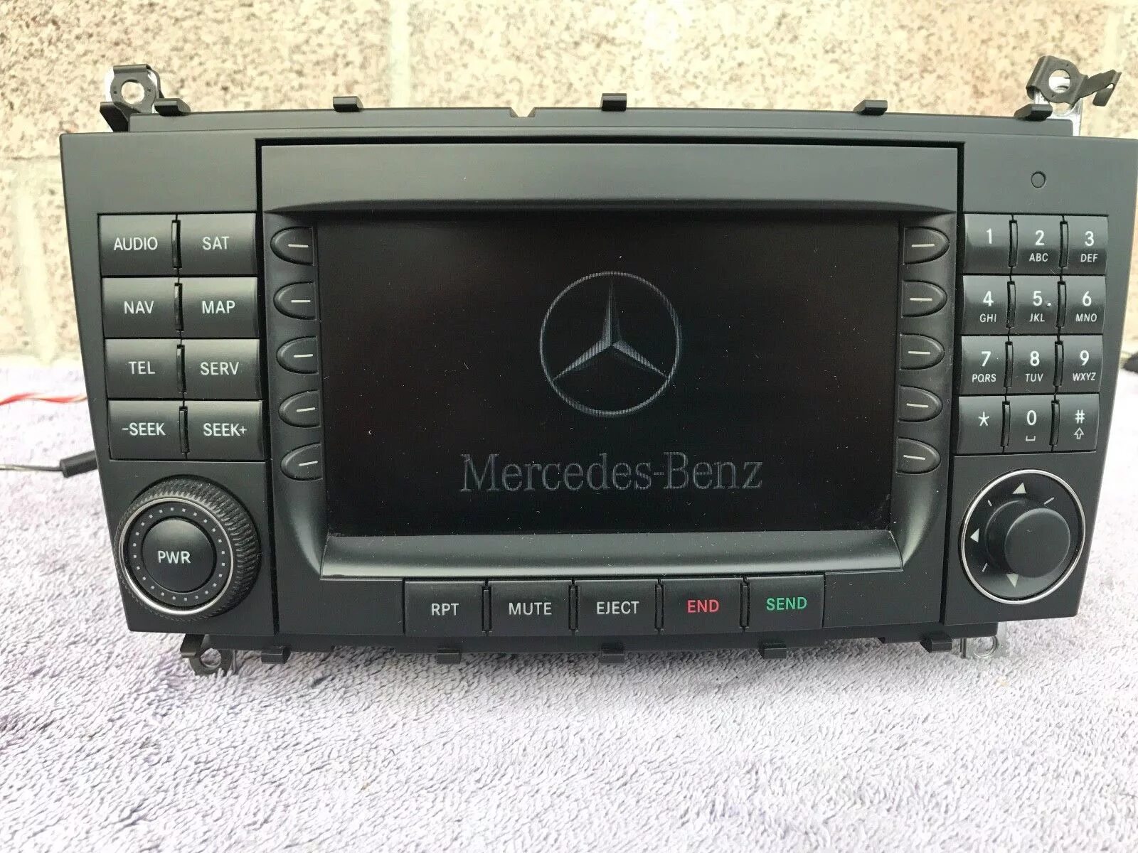 Автомагнитола мерседес. Mercedes Benz w203 магнитола. Команд магнитола Mercedes w203. NTG 2.5 w211. Command 2.0 Mercedes w203.