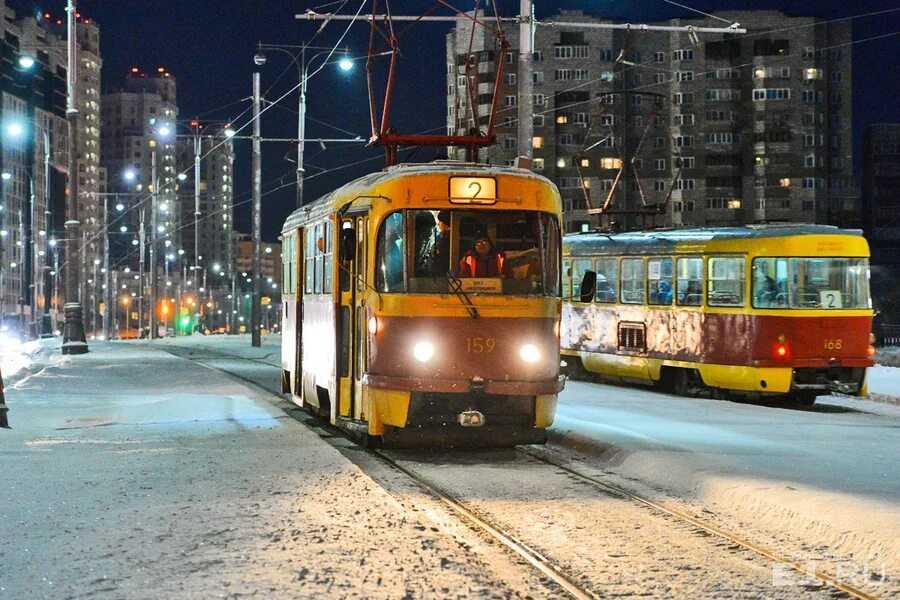 Автобус маз в екб. Екатеринбург общественный общественный транспорт. Казанский троллейбус зиу 1224. Транспорт трамвай. Транспорт г екатеринбург.