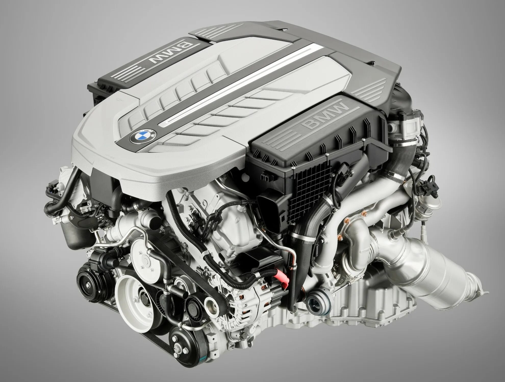 Бмв в12 мотор. Двигатели бмв обзоры. Bmw 760 engine. Двигатели бмв обзоры. N54 мотор бмв.