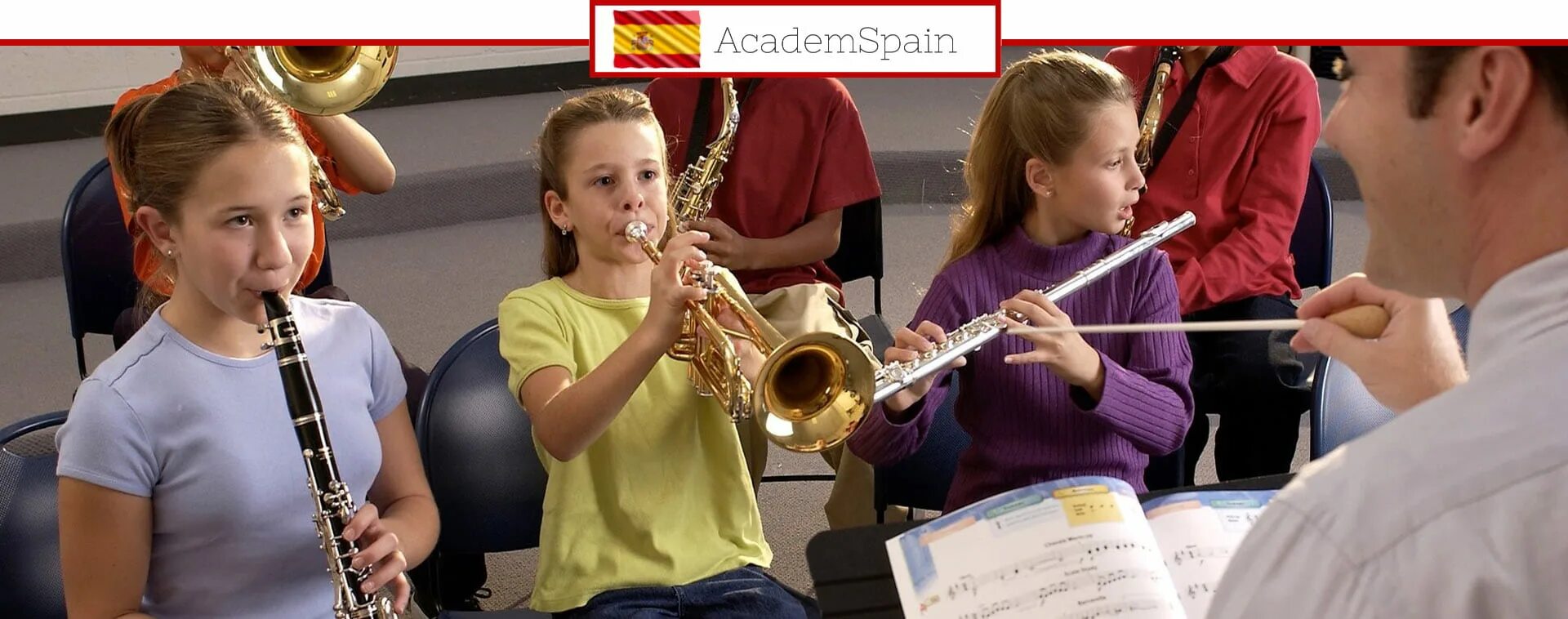 Get instrument. Музыкальная школа в испании. испанские музыкальные инструменты. музыкальная испания. school instruments.