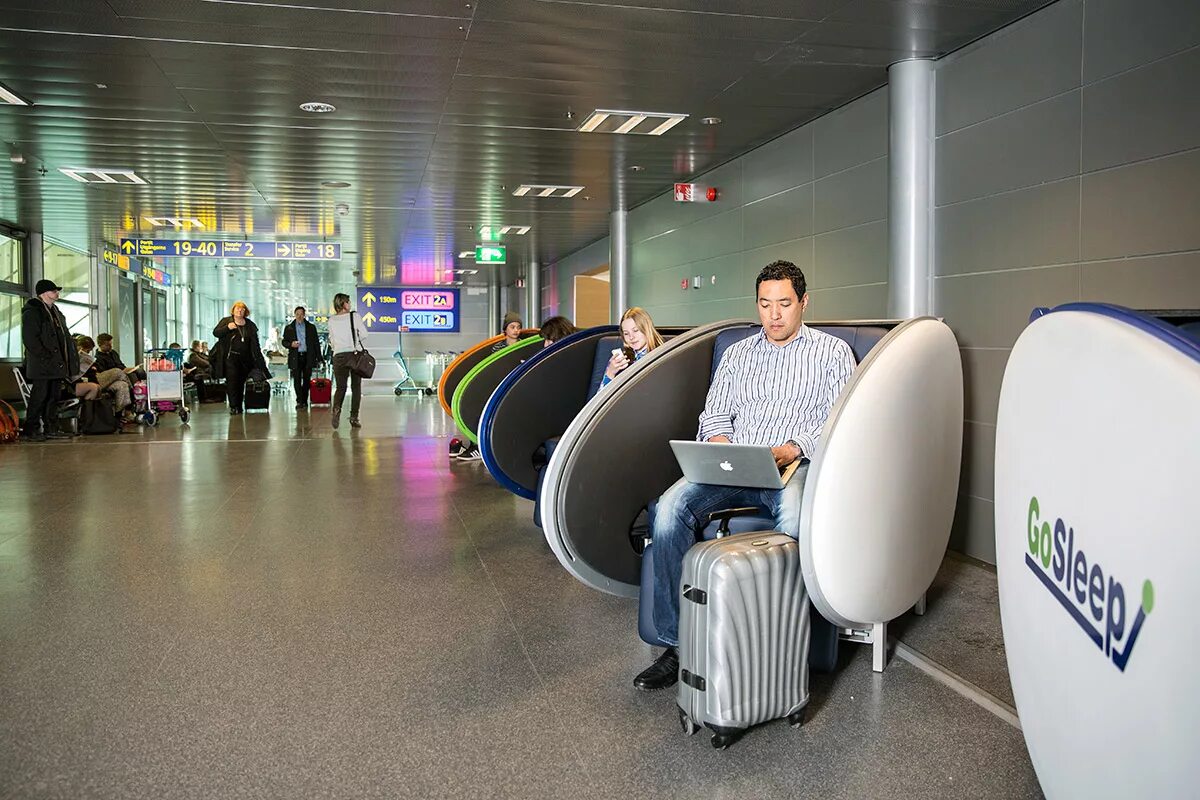 Где можно отдыхать шереметьево. Бизнес лаунж шереметьево малевича. Комфорт отель воздушный экспресс шереметьево. Слипбокс в аэропорту шереметьево. Бизнес зал шереметьево терминал b.