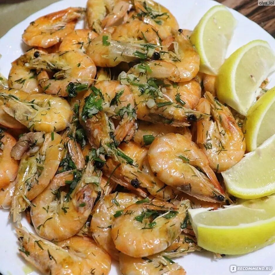 Жареные королевские креветки в панцире. Жареные креветки с лимоном. Креветки с чесноком. Креветки гамбас. Креветки на гриле.