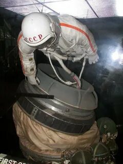 Выход космонавта в открытый