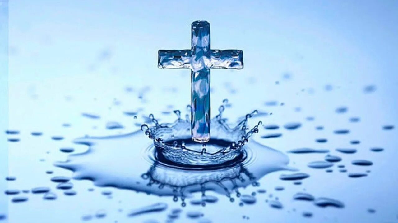 К чему снится святая вода. Крещение в воде. Освященная вода. О крещенской воде. Крещение заставка.
