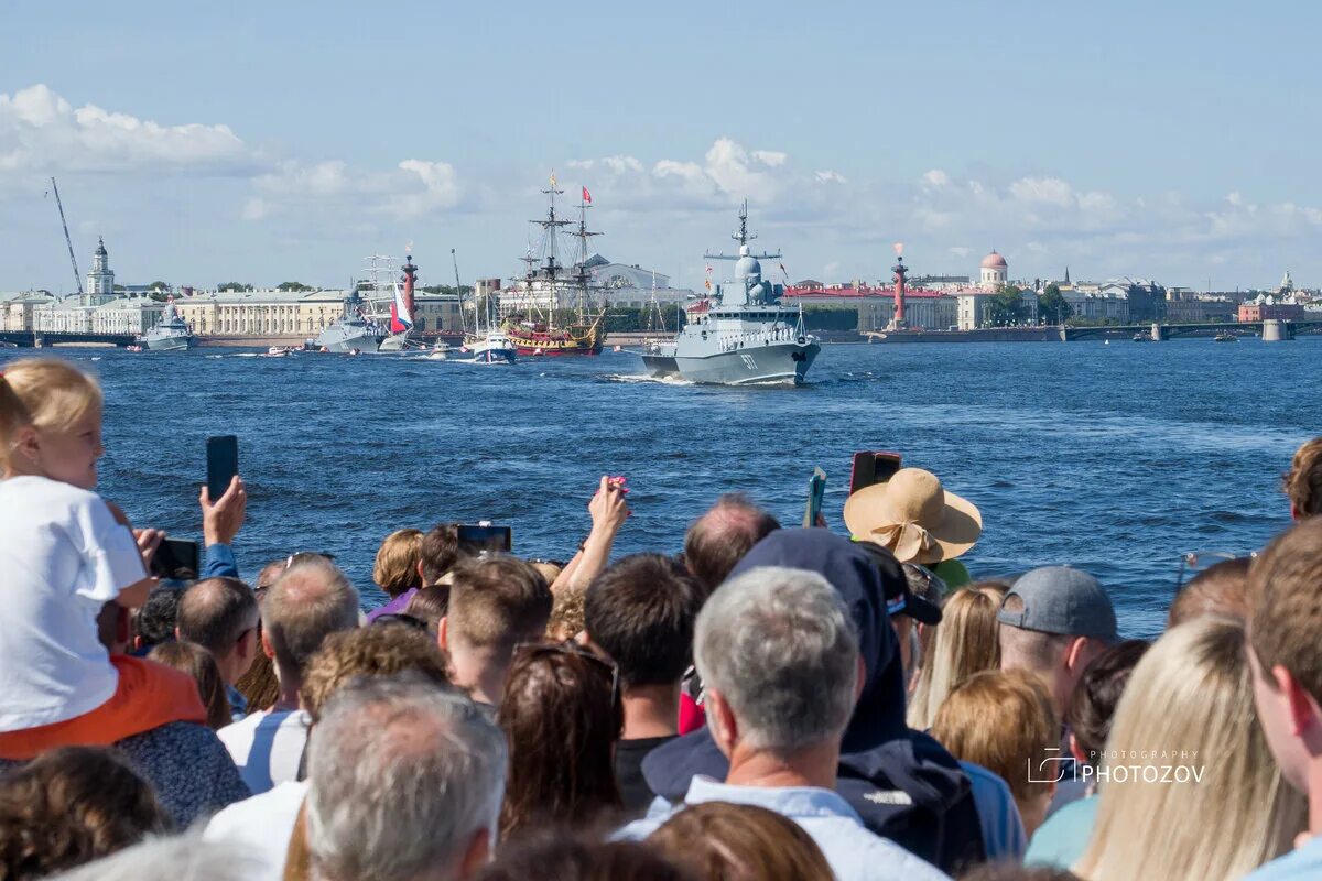 День города санкт-петербурга. День санкт петербурга 2024 фото. Праздник спб. День города санкт-петербурга 2024. Салют на день военно морского флота в санкт петербурге.