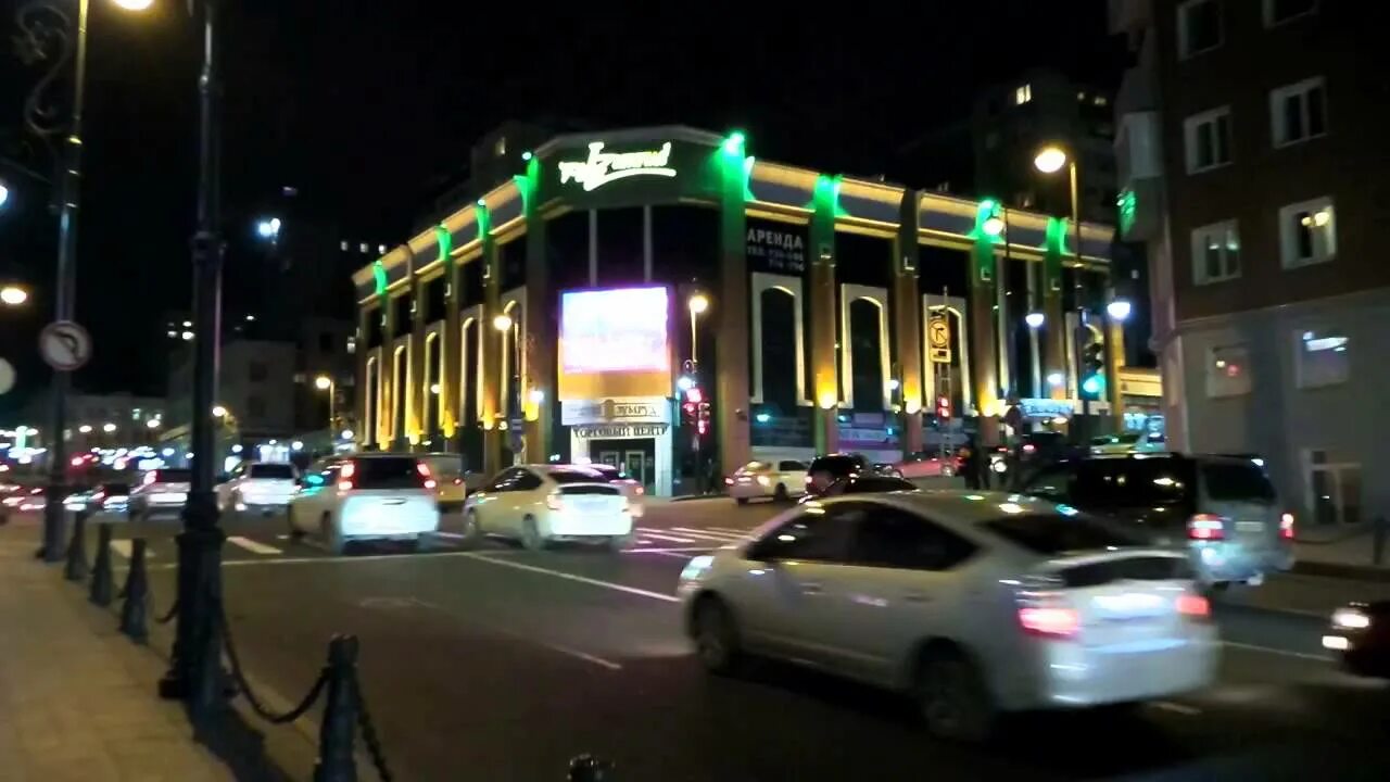 Тц изумруд владивосток. Изумруд плаза владивосток. тц изумруд плаза владивосток. торговый центр изумруд бибирево.