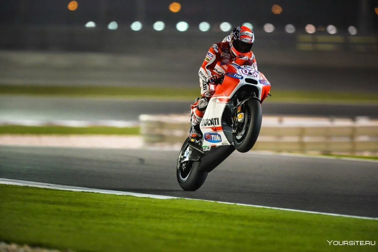 Мотоцикл Дукати мото Джи пи. Ducati MOTOGP 2015 Wallpaper. Мотогонки обои. Мото джипи таблица. Мото джипи 2024