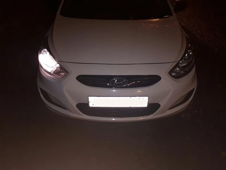 Лампы солярис 2013 год. Лампочка ближнего света хендай солярис 2014. Hyundai solaris 2013 лампа противотуманки. Лампа ближнего света hyundai solaris 2020. Фара ближнего света hyundai solaris 2013.