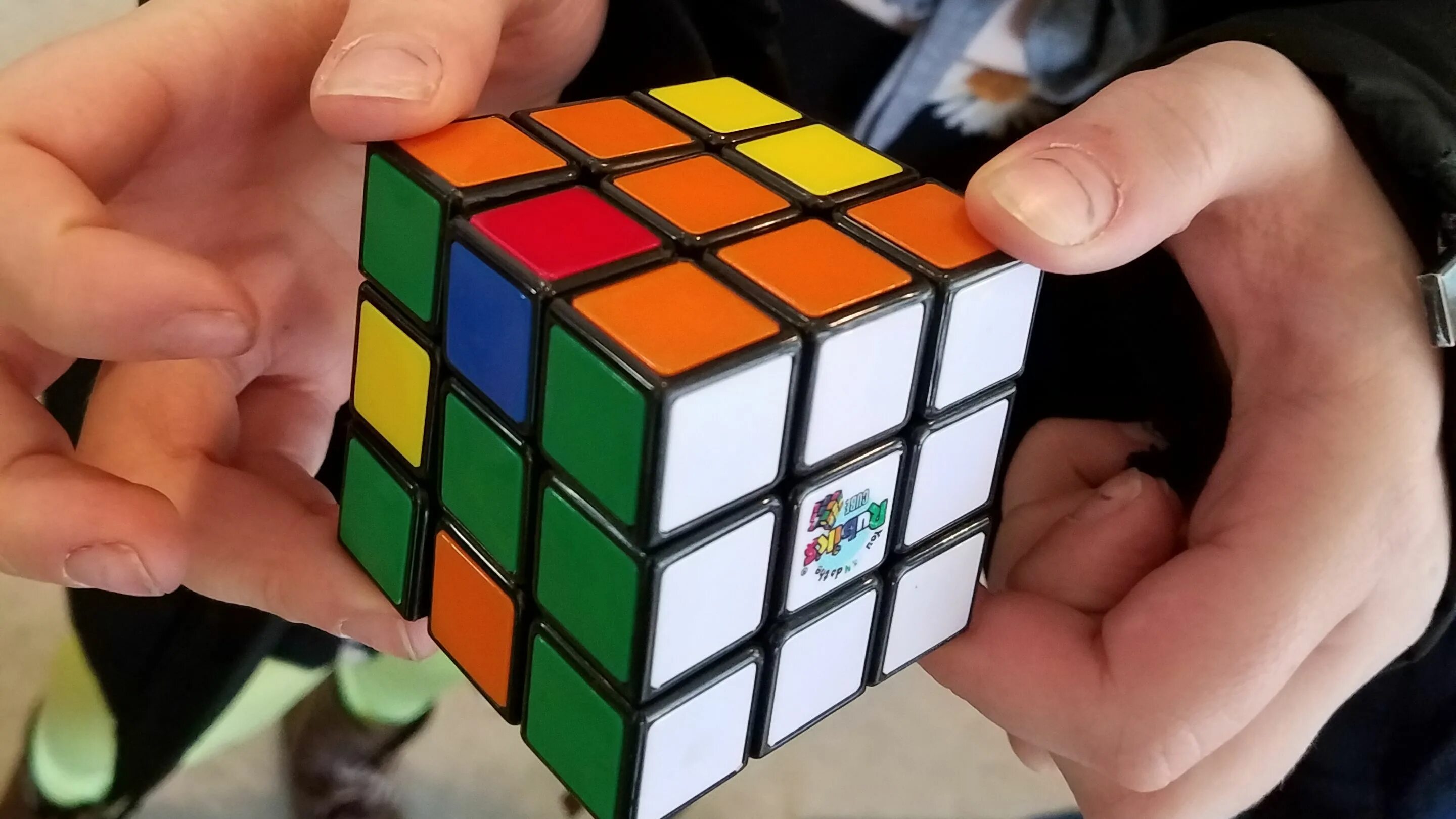 Включи рубик. Кубик Рубика 3х3. Ребенок и кубик Рубика. Кубик рубик для детей. Настоящий кубик Рубика.