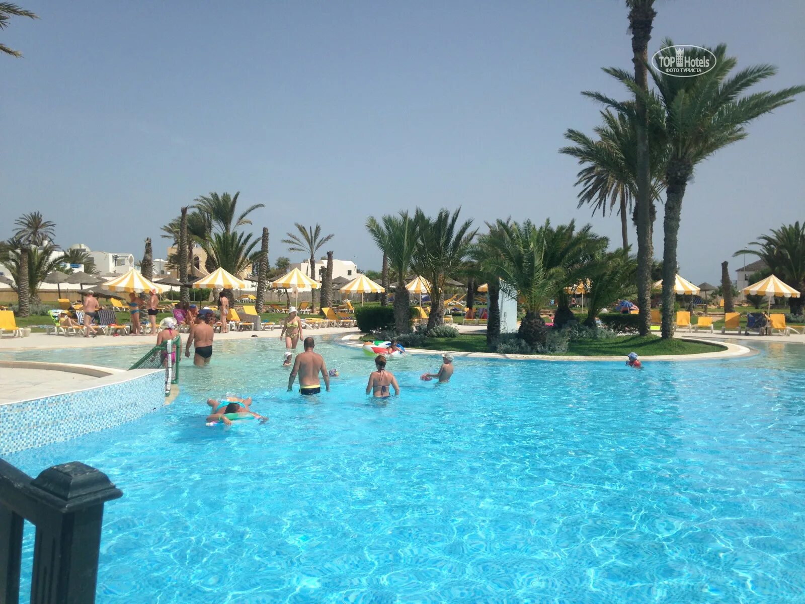 Holiday beach 4. Holiday beach 4. Малама кипр протарас. Тунис djerba holiday beach. Holiday beach джерба.