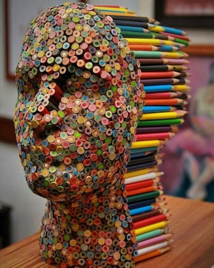 Что можно сделать взрослым. Скульптуры из карандашей. Необычные материалы для поделок. Поделки из карандашей. Идеи для творчества.